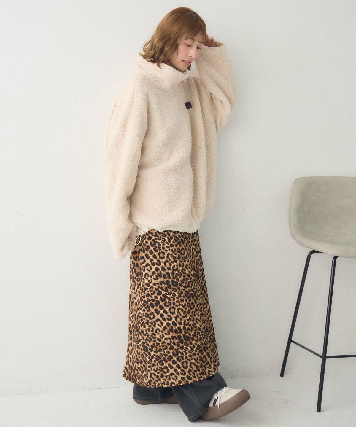アニマル柄のスカートを使った大人可愛いコーデ