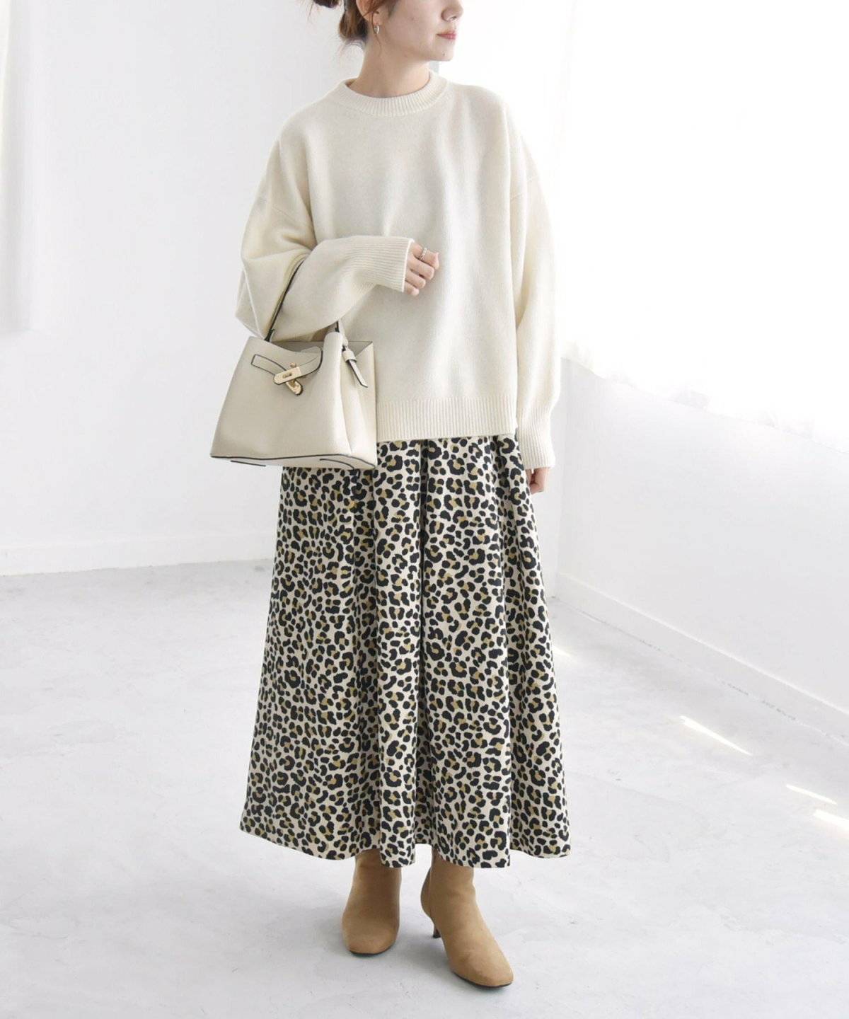 アニマル柄のスカートを使った大人可愛いコーデ