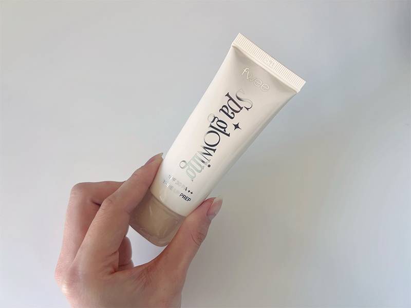 fwee下地を持っている画像