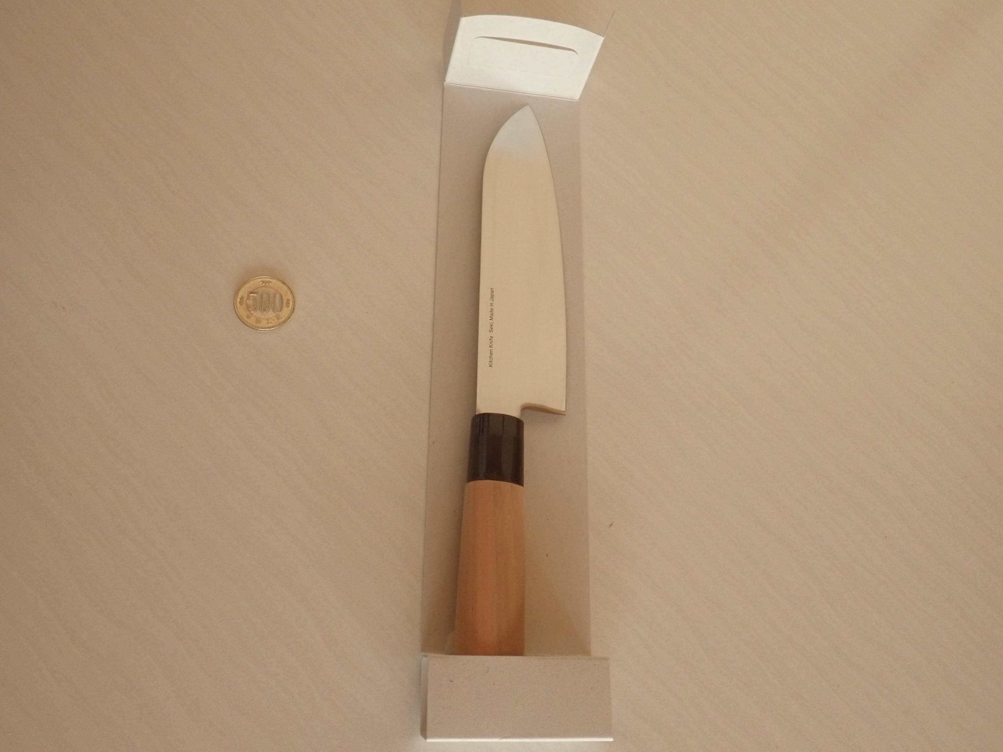 ダイソーの三徳包丁