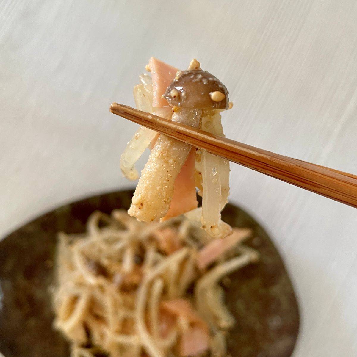 JAグループ公式の「しめじともやしの胡麻和え」のレシピ