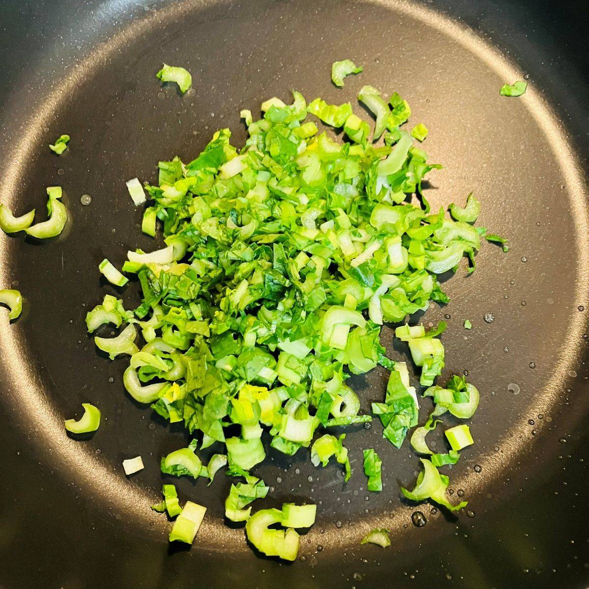 JAグループ公式の「小松菜と豚ミンチの焼飯」のレシピ