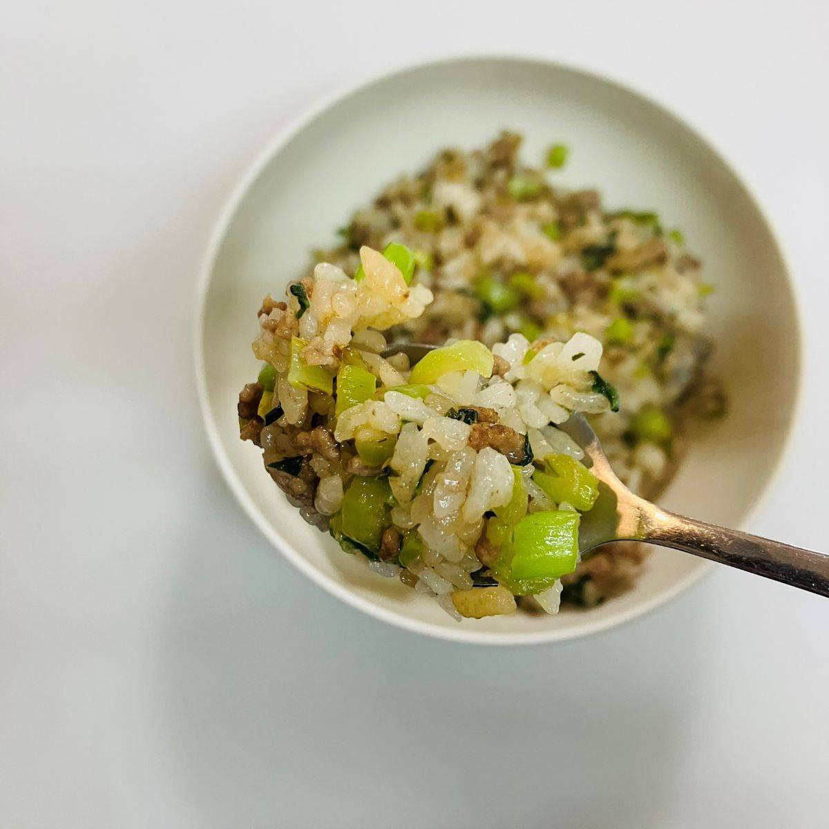 JAグループ公式の「小松菜と豚ミンチの焼飯」のレシピ