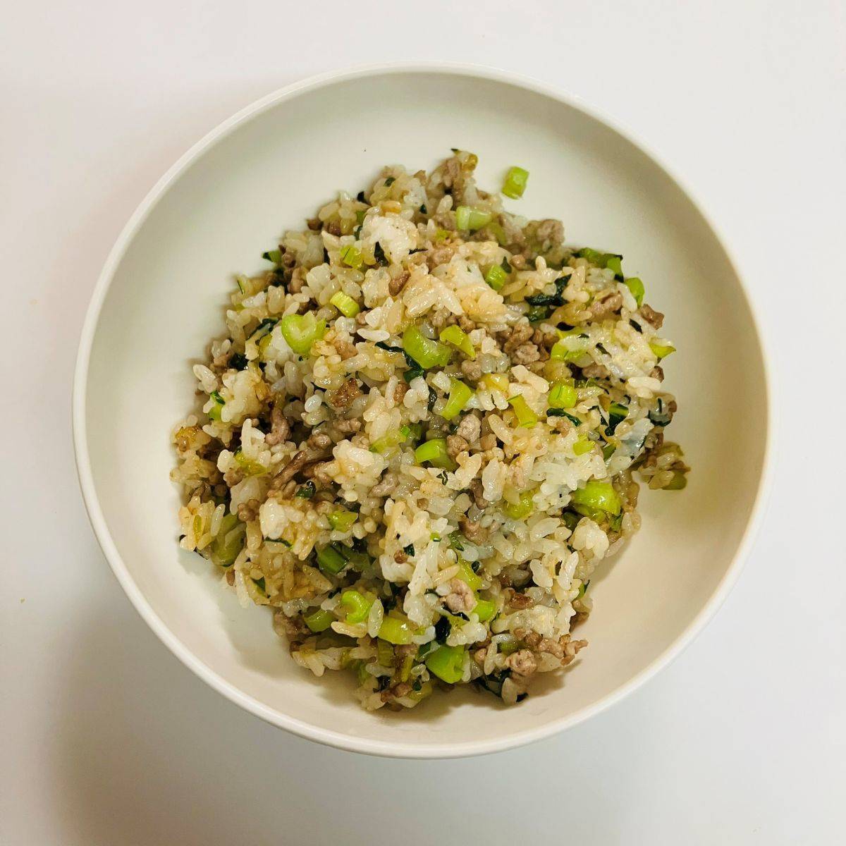 JAグループ公式の「小松菜と豚ミンチの焼飯」のレシピ