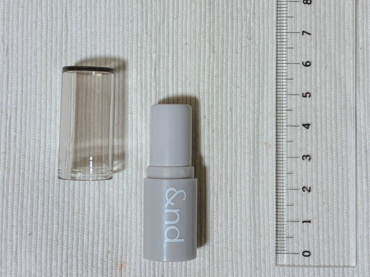 &nd by rom&nd アンドバイロムアンド Greige グレージュ シリーズ シアリーカラースティック RB01ダスティチリ リップカラー 本体 蓋開け 定規