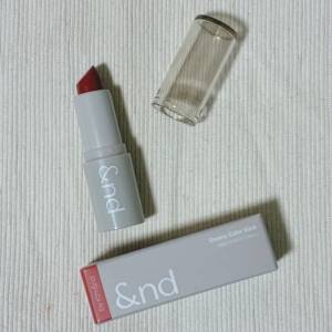 最近コレばっかり使ってる……♡ひと塗りで垢抜ける「超優秀リップ」