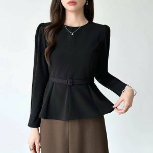 着るだけでスタイルカバー！太って見えないトップス5選〜2026年春〜