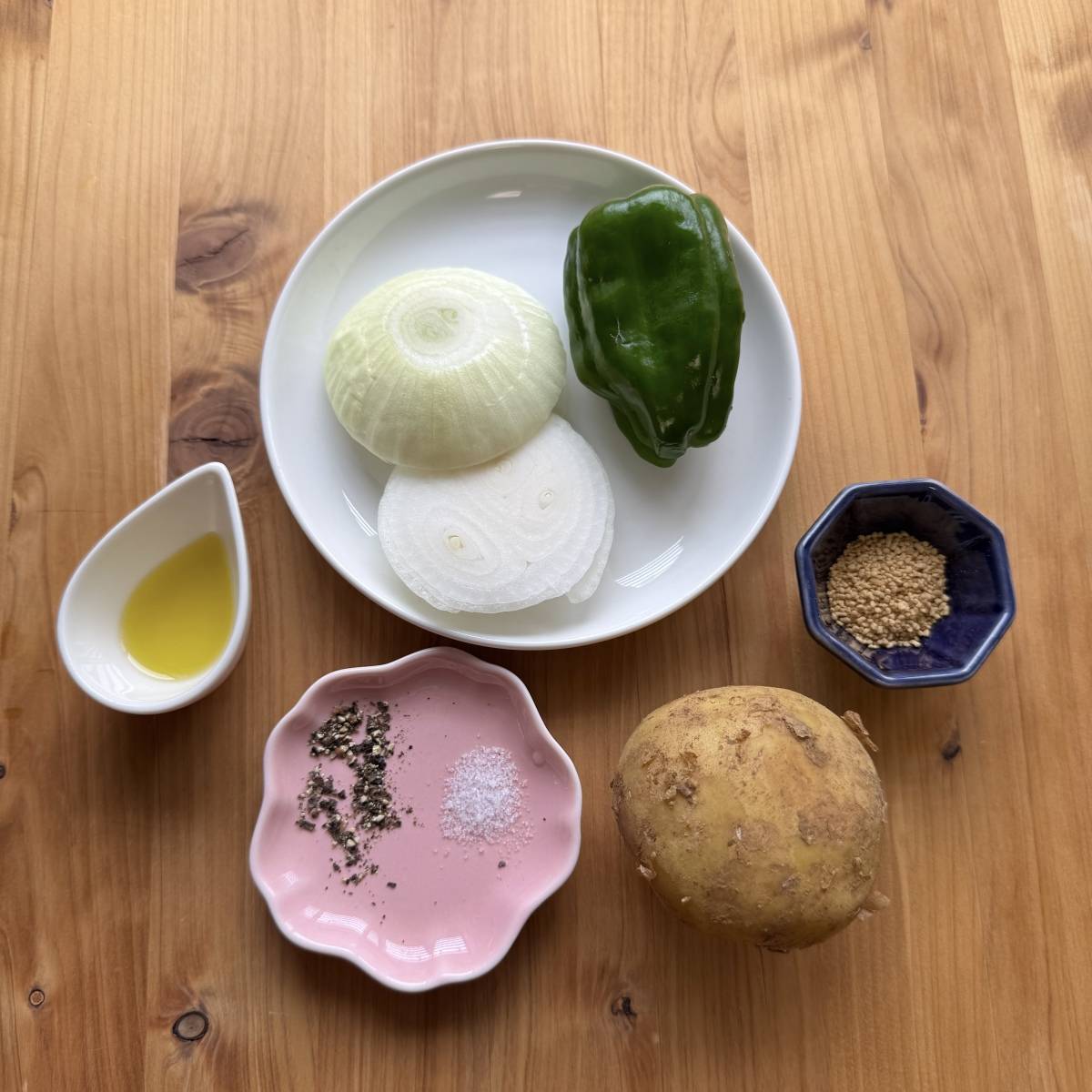 JAグループ公式の「おつまみに♪ピーマンとじゃがいものコンソメ炒め」のレシピ