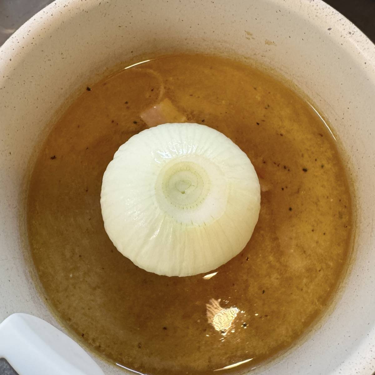 JAグループ公式の「新玉ねぎの丸ごとスープ★ トマトカレー風味♪」のレシピ