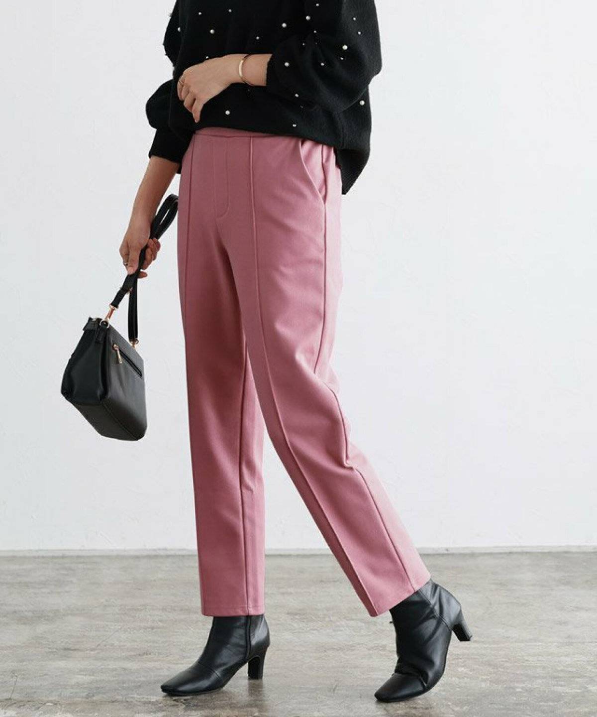 春コーデの女性