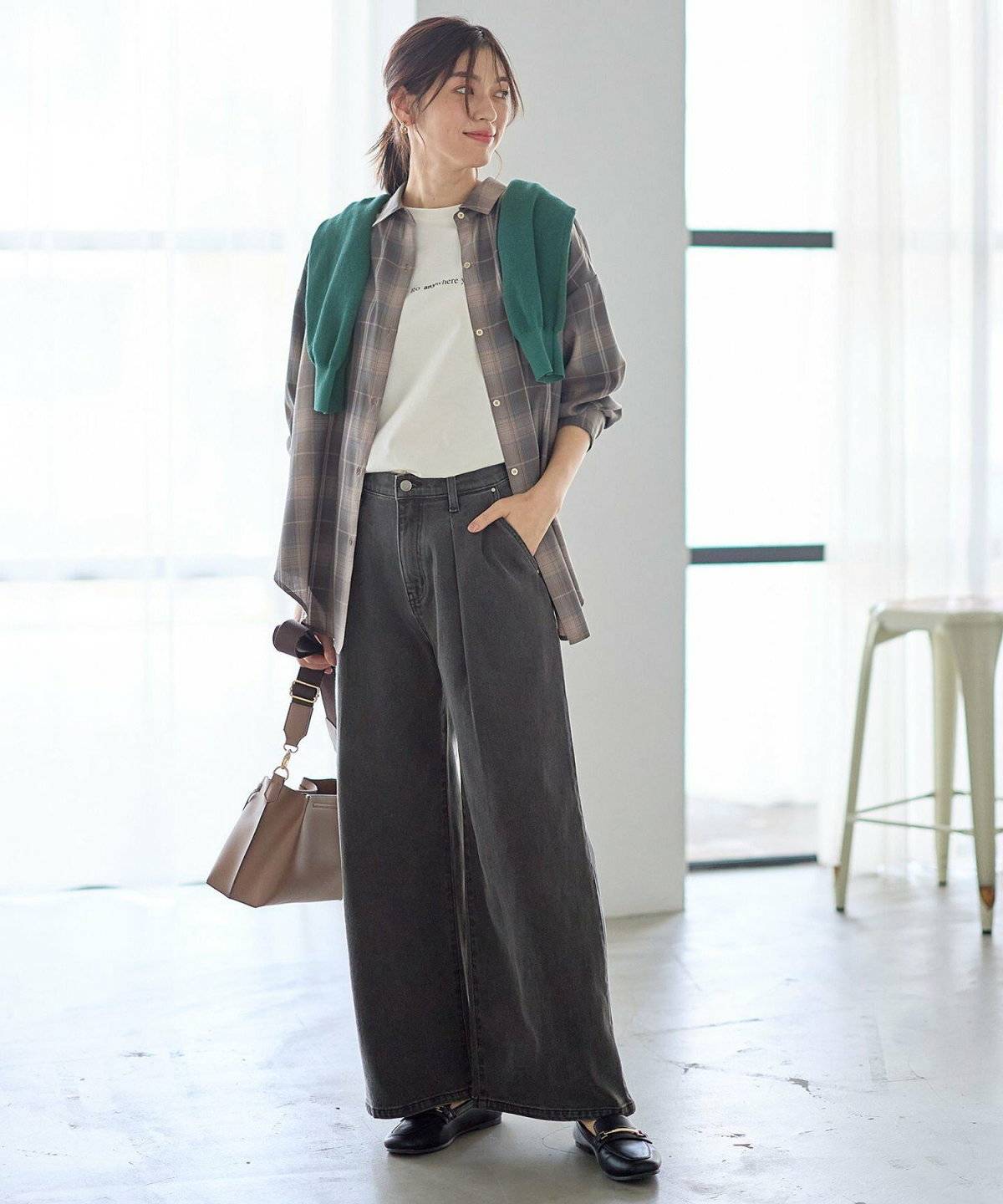 夏コーデの女性