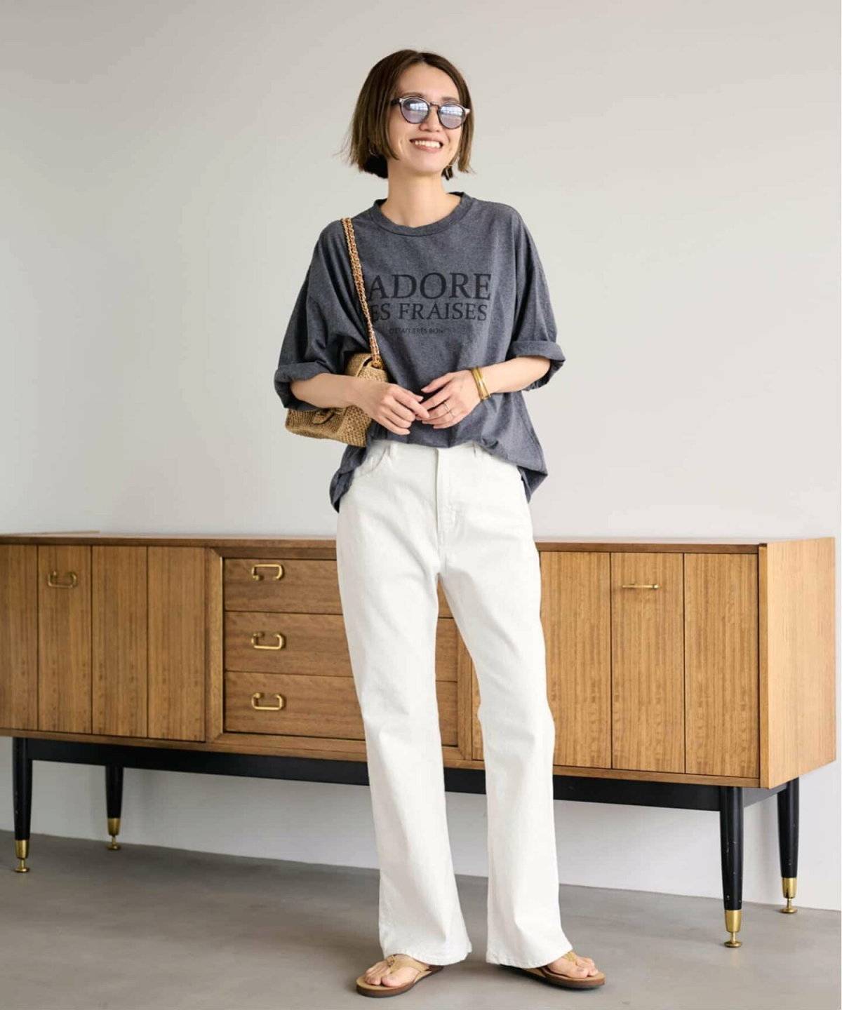 夏コーデの女性