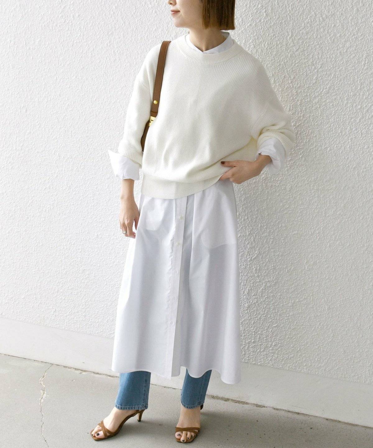 春コーデの女性