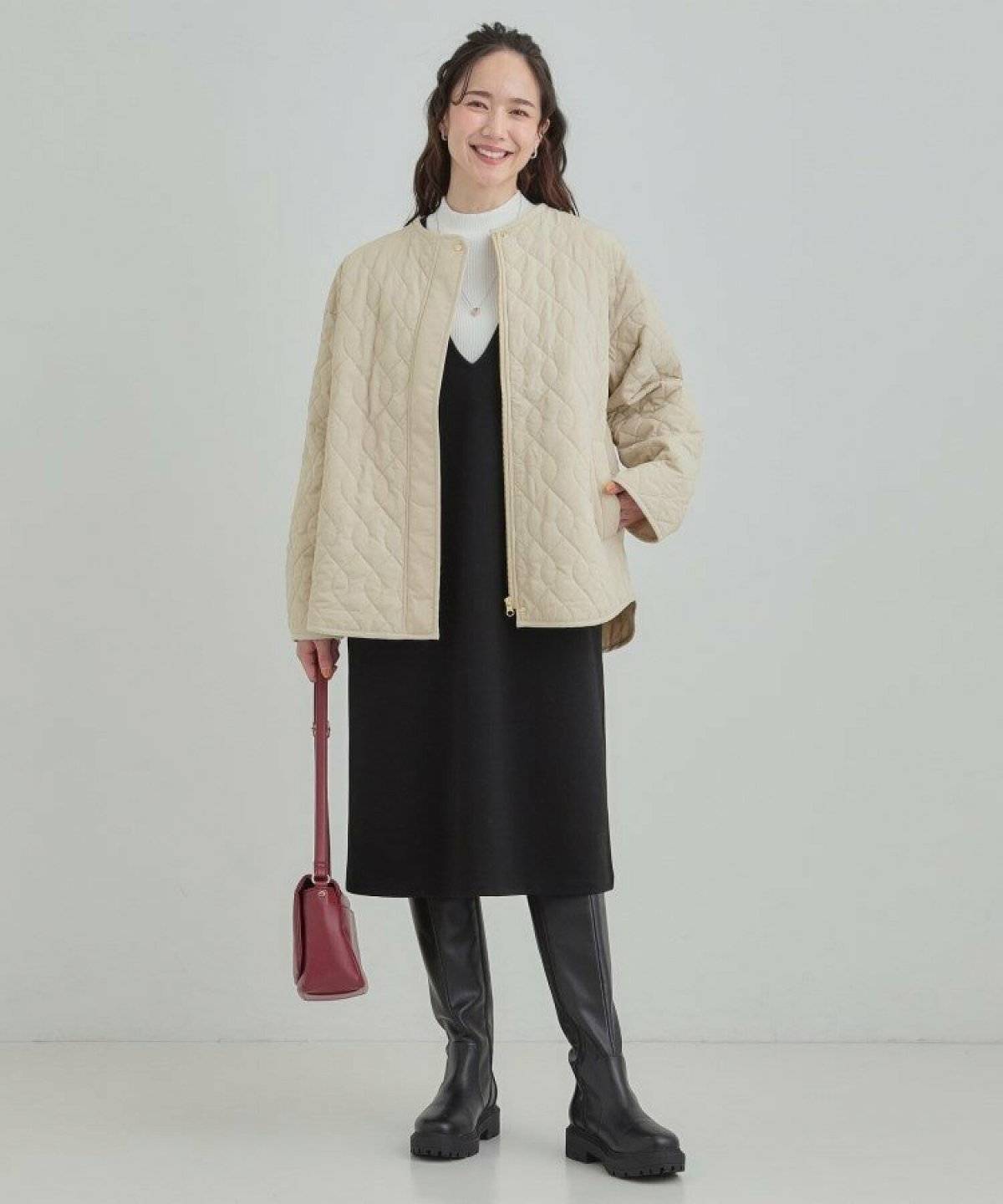 秋コーデの女性