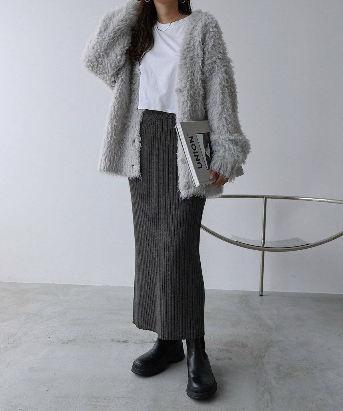 秋コーデの女性