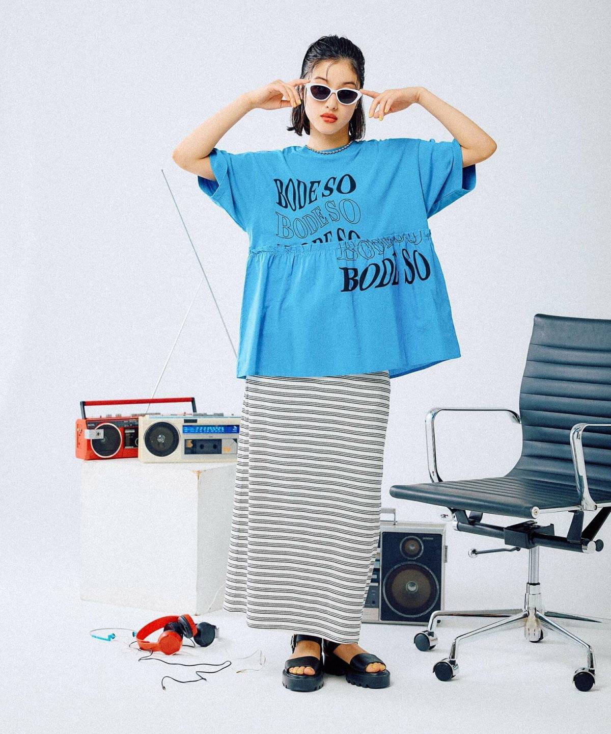 夏コーデの女性