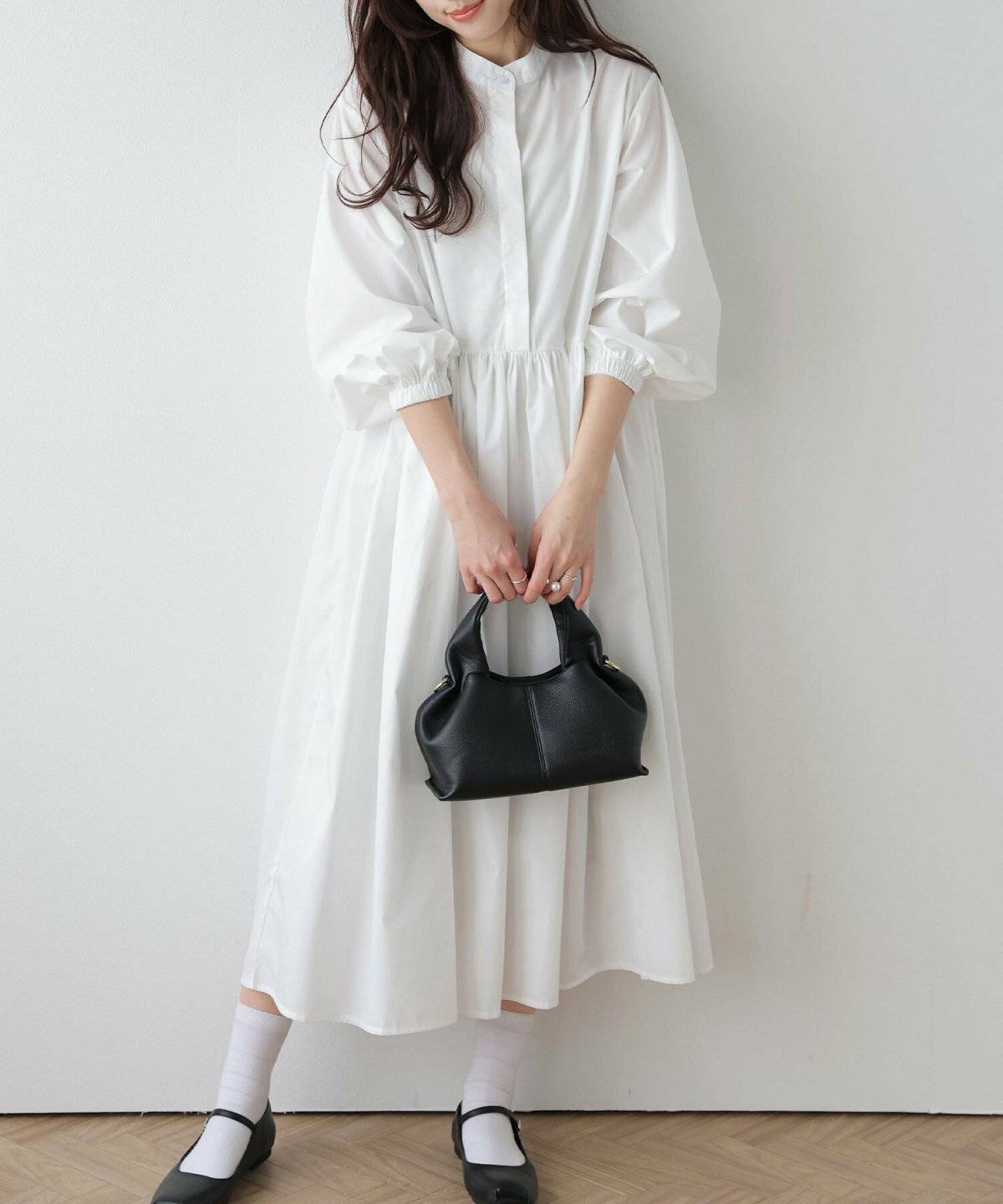 夏コーデの女性