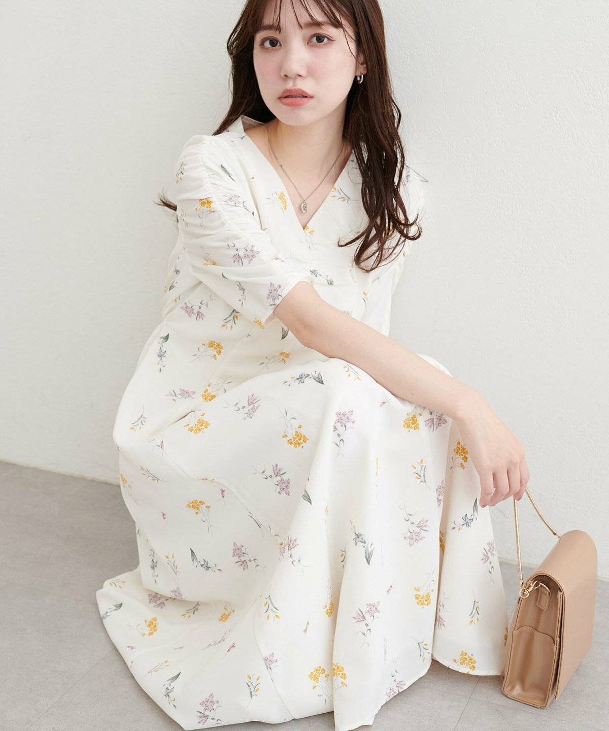 夏コーデの女性