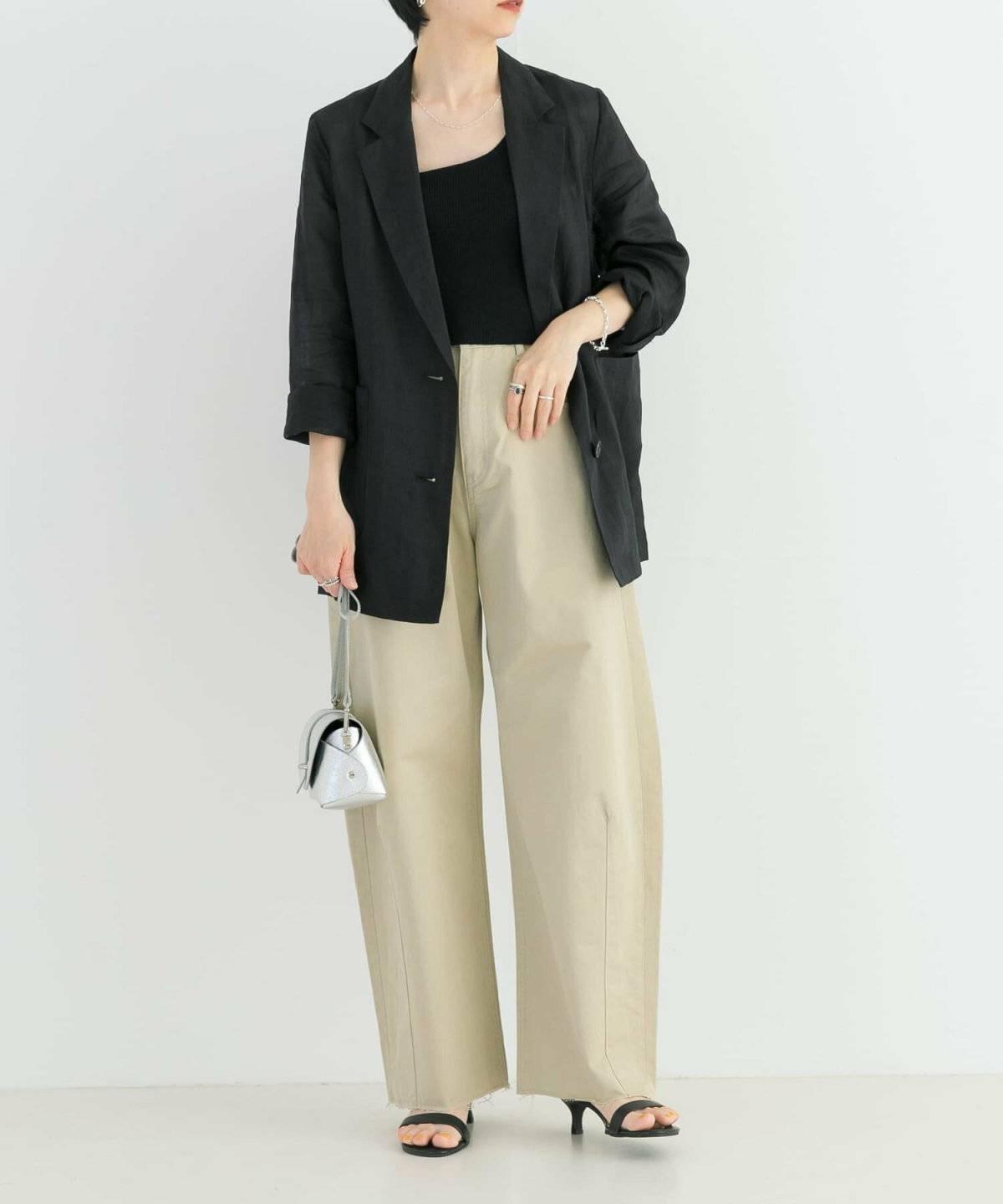 夏コーデの女性