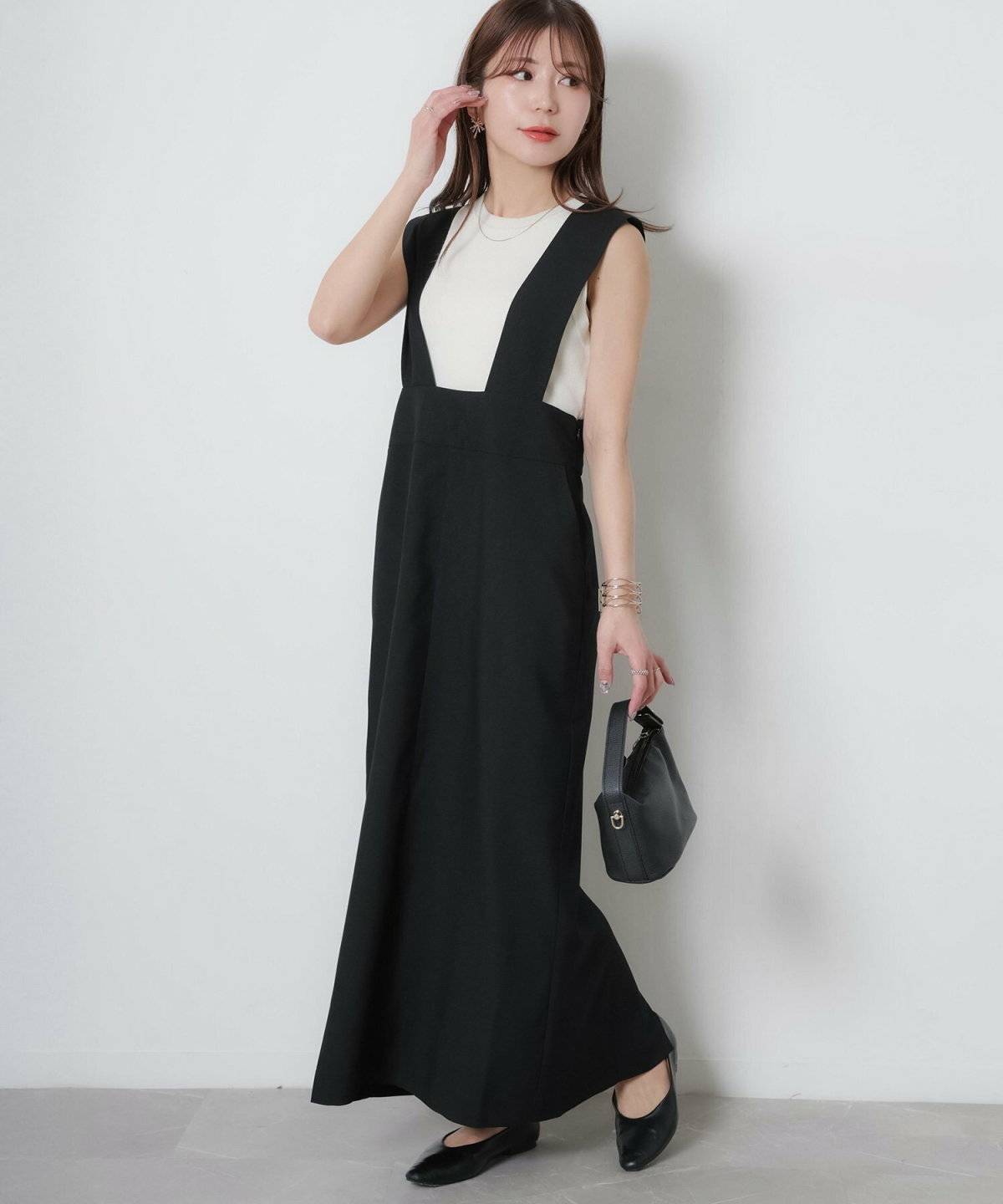 梅雨コーデの女性