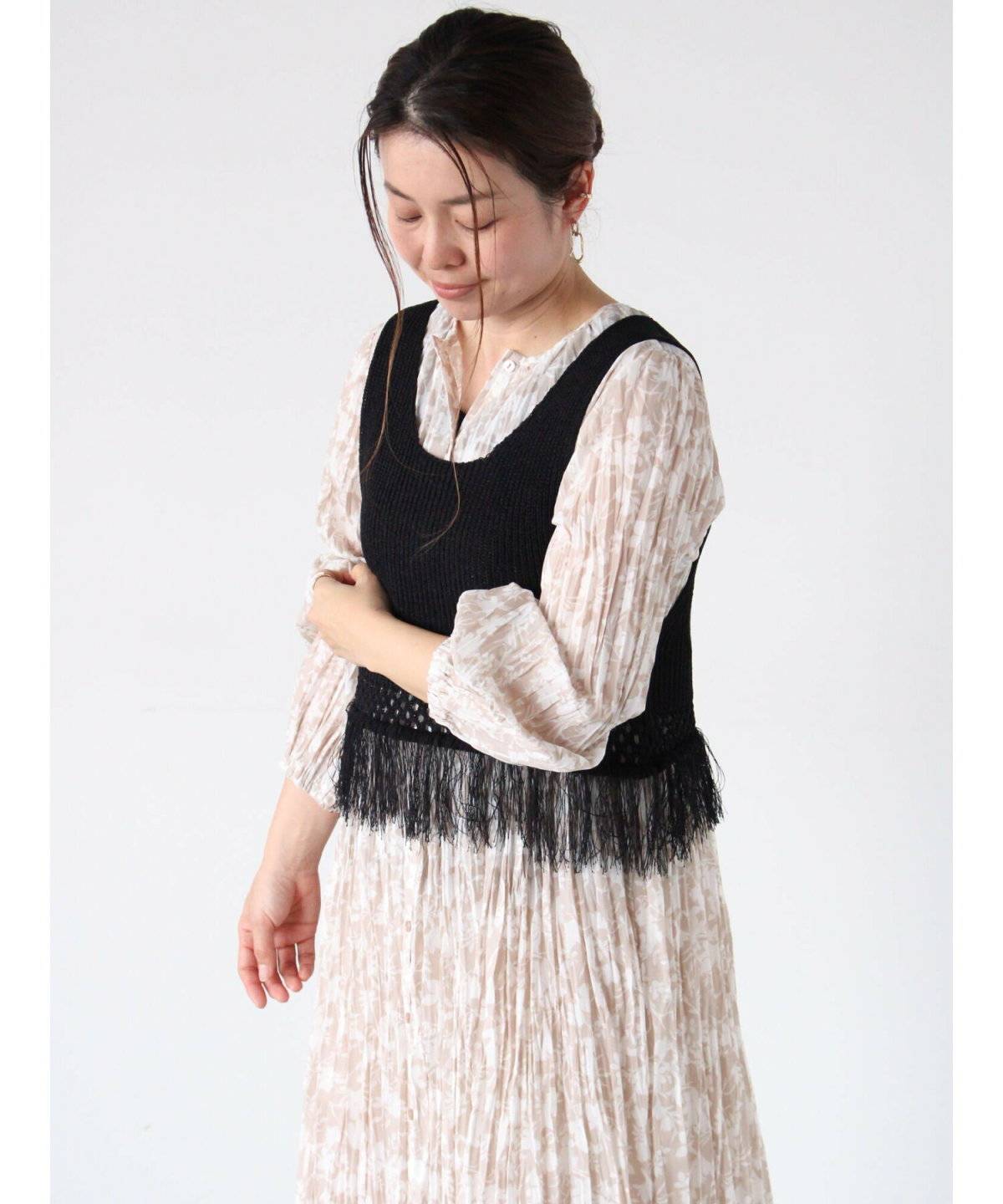 梅雨コーデの女性