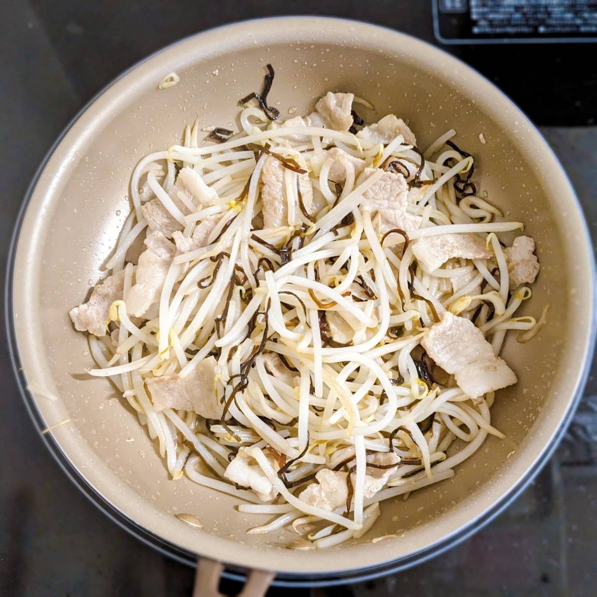 くらこん公式の「塩こんぶで豚バラ白菜」のレシピ