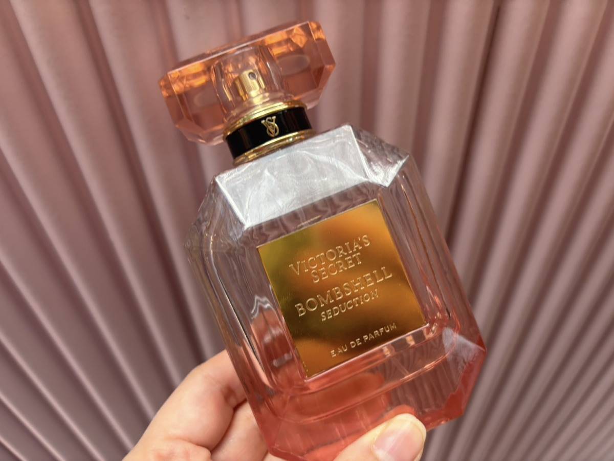 VICTORIA’S SECRET BOMBSHELL