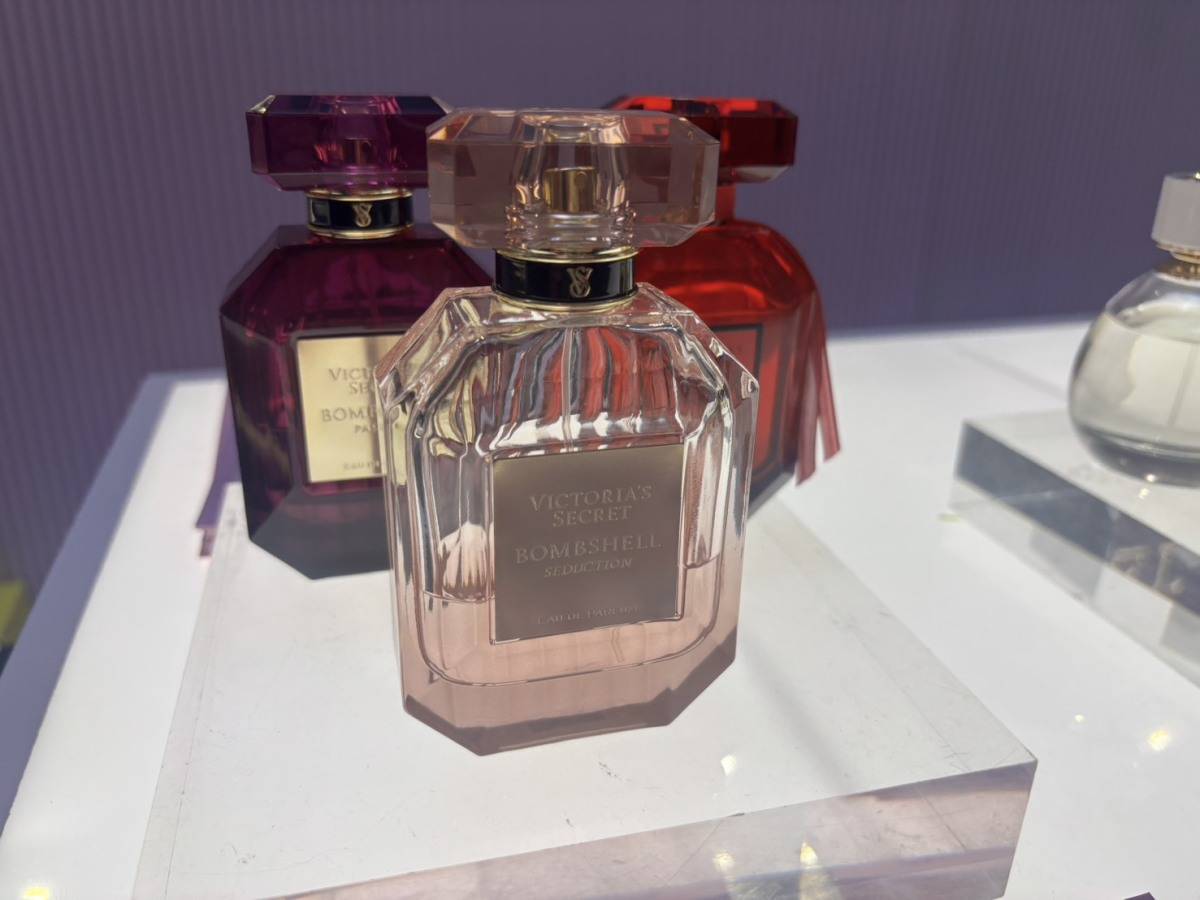 VICTORIA’S SECRET BOMBSHELL