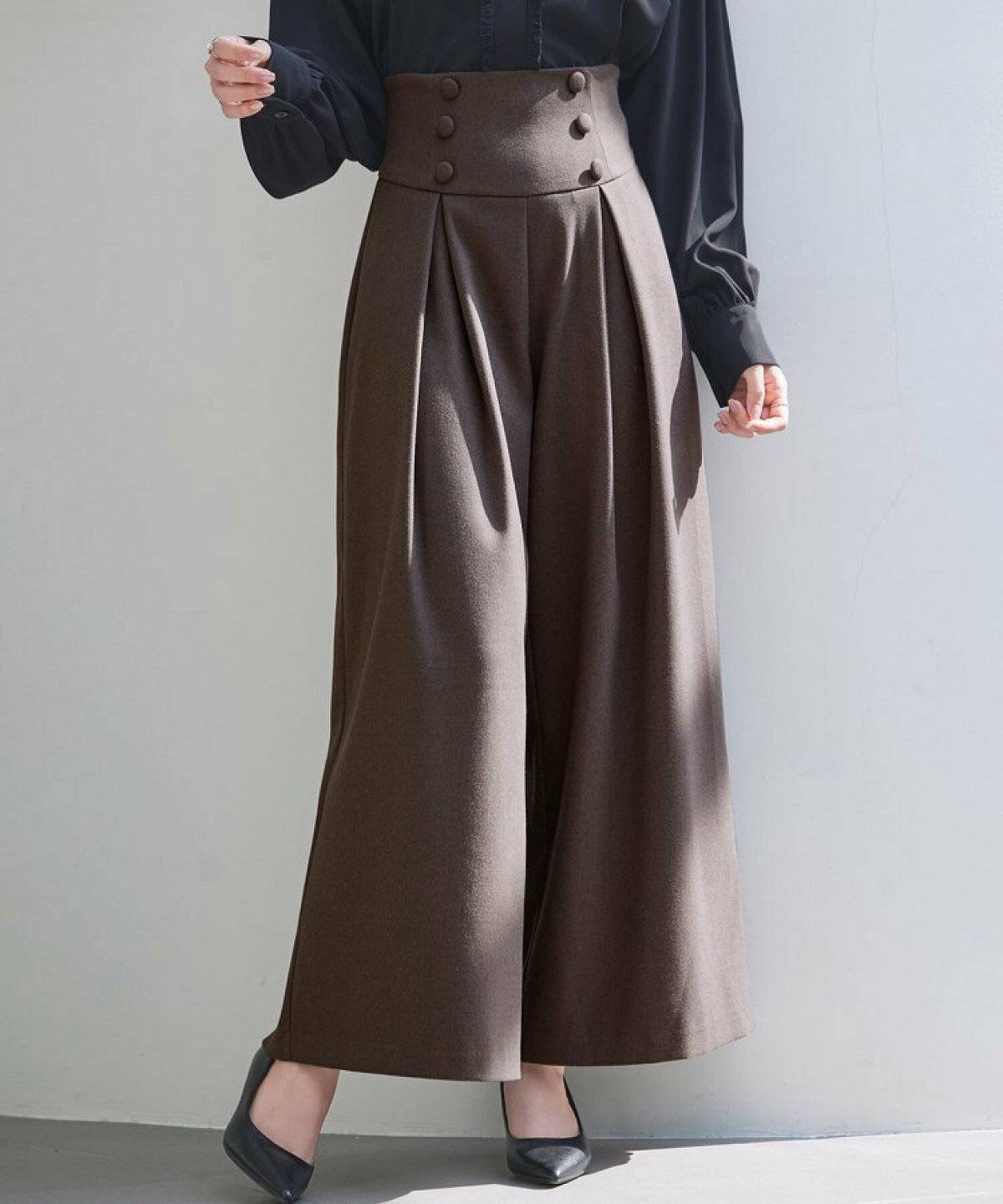 春コーデの女性