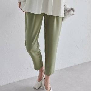 「脚が太い……」から脱却！脚のシルエットを拾わないパンツの形とは？