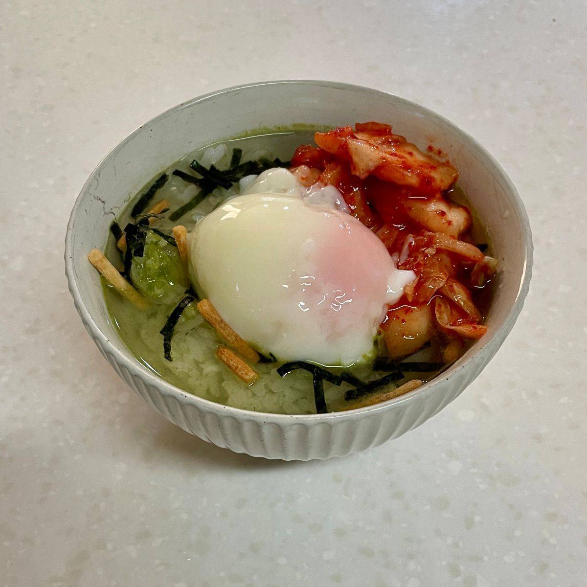 永谷園公式の「キムチ＆温泉たまごの茶づけ」のレシピ