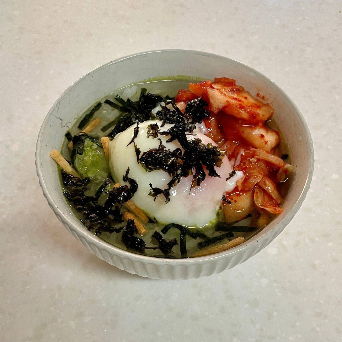 永谷園公式の「キムチ＆温泉たまごの茶づけ」のレシピ