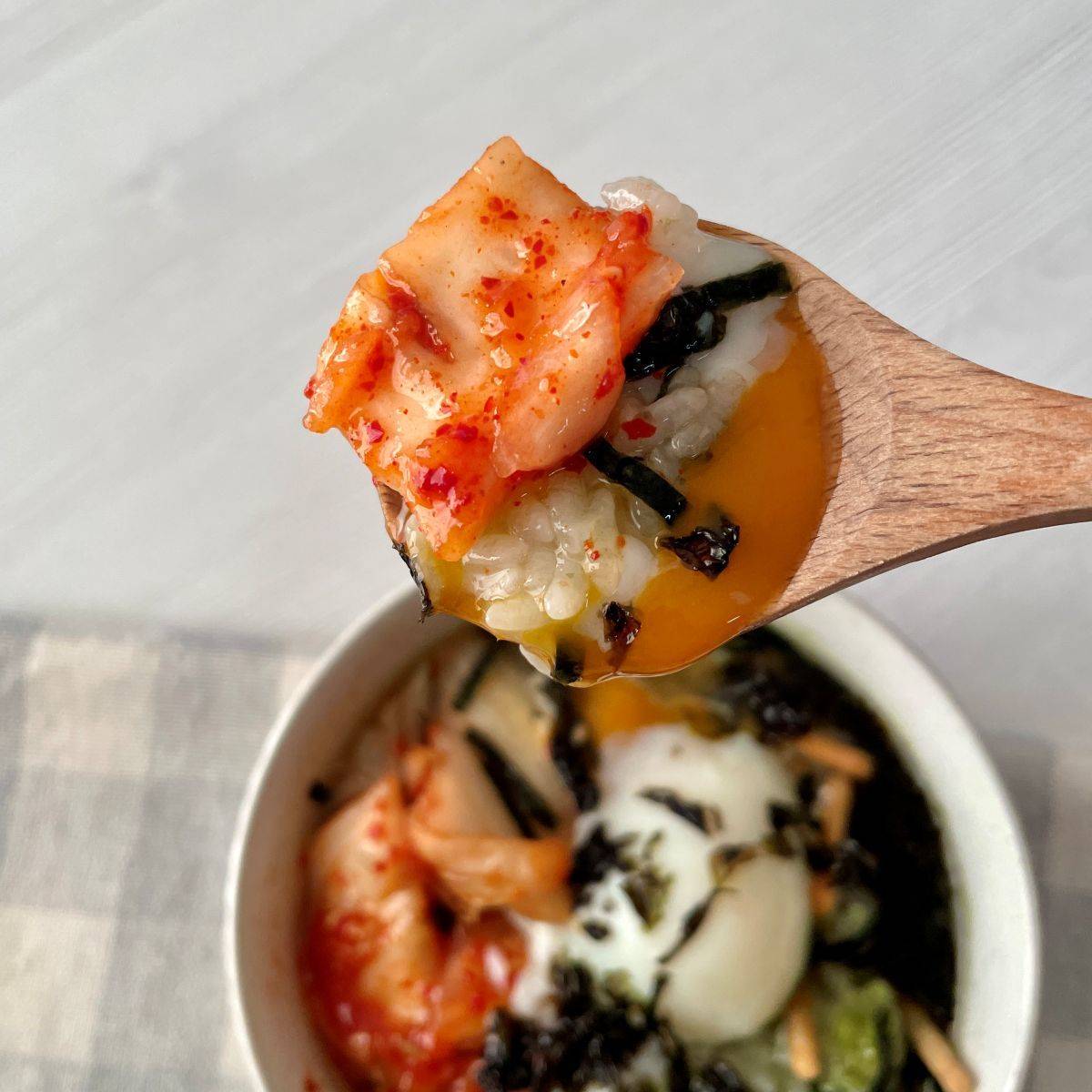 永谷園公式の「キムチ＆温泉たまごの茶づけ」のレシピ