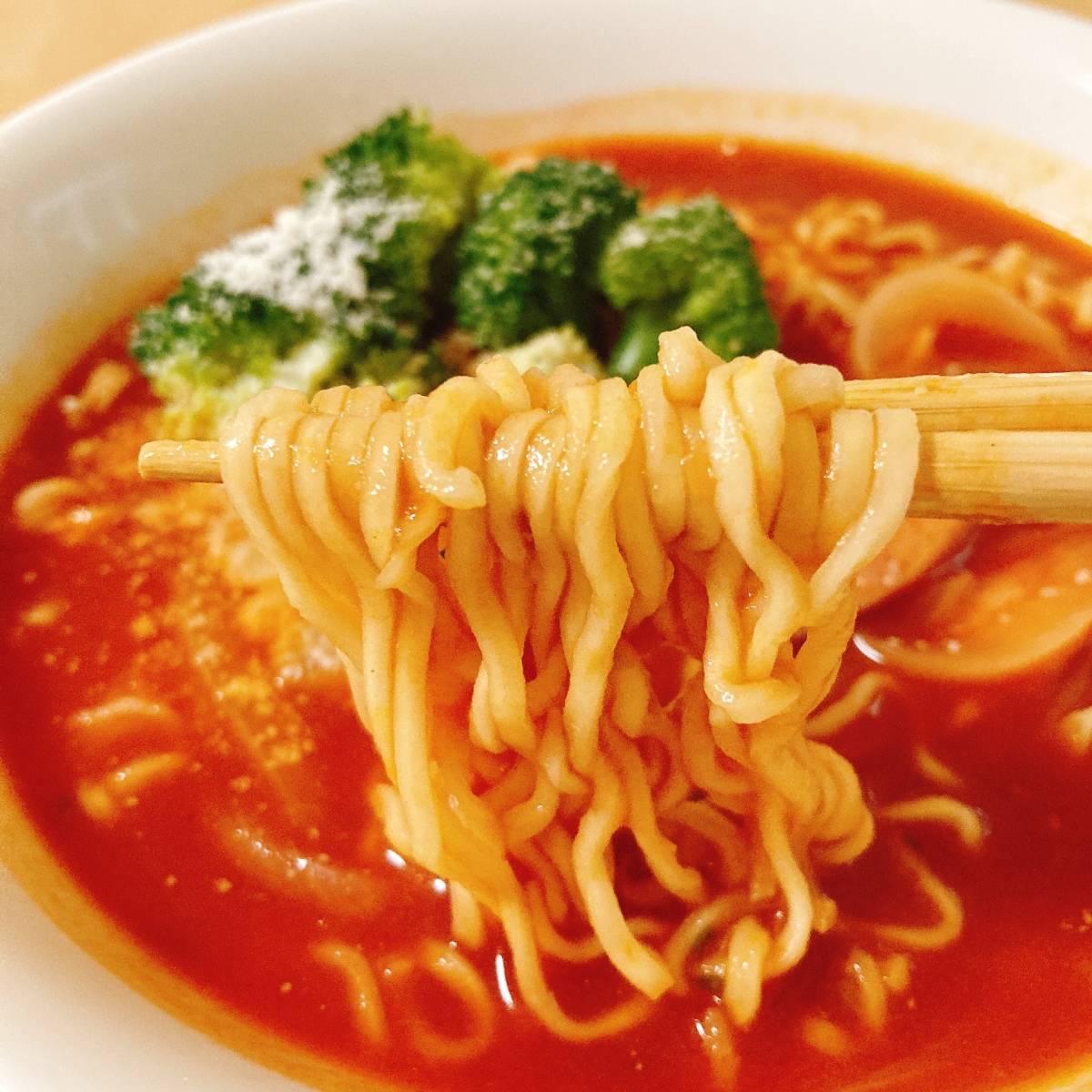 サッポロ一番公式の「ジュースで簡単♪トマトラーメン」のレシピ