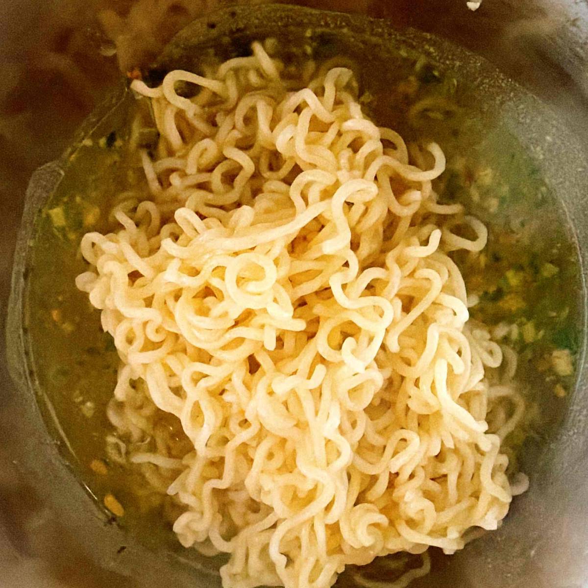 サッポロ一番公式の「韓国風海鮮冷やしラーメン」のレシピ