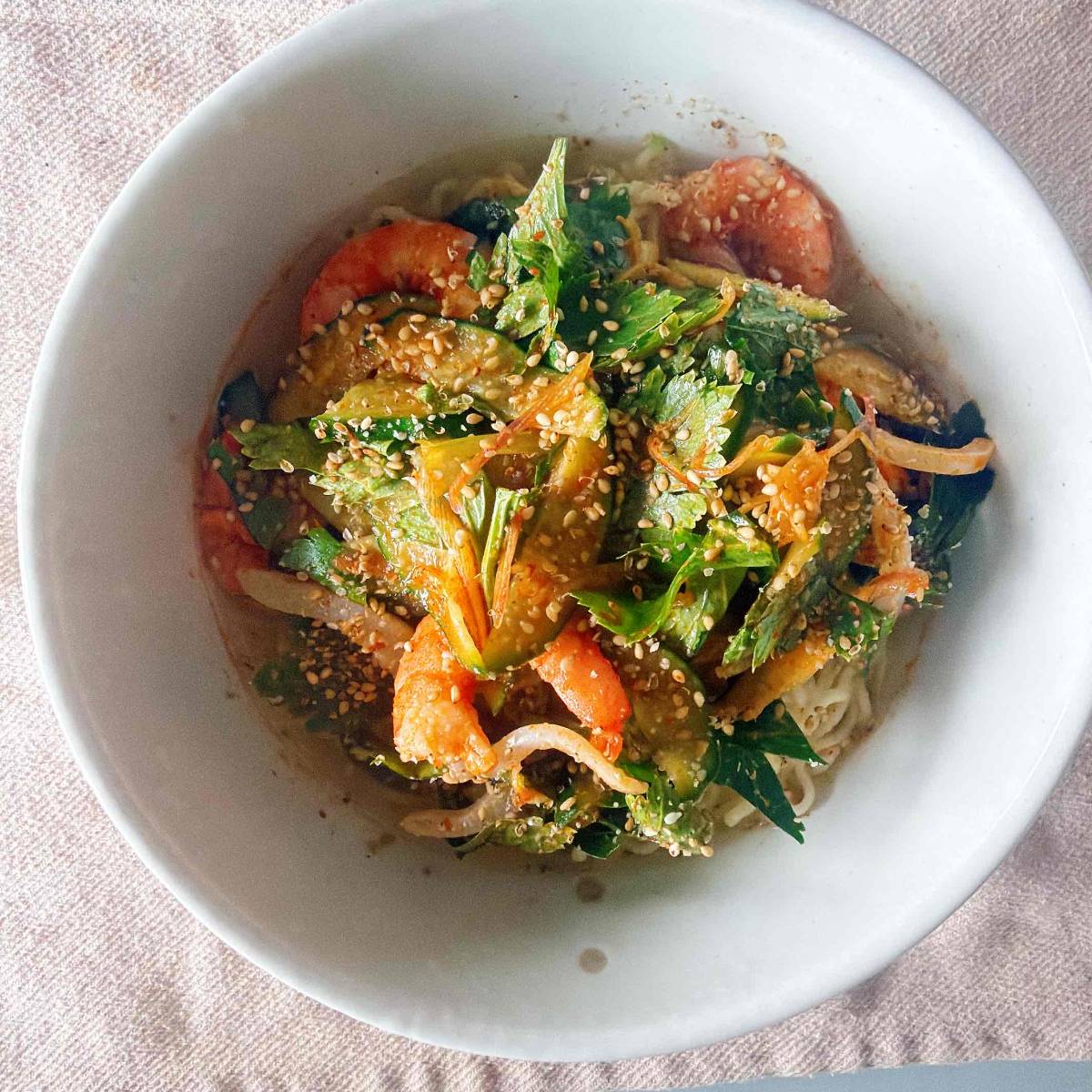 サッポロ一番公式の「韓国風海鮮冷やしラーメン」のレシピ