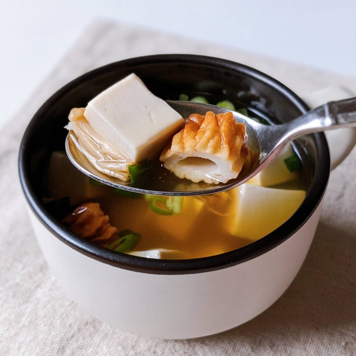 ニッスイ公式の「ちくわと豆腐の和風スープ」のレシピ