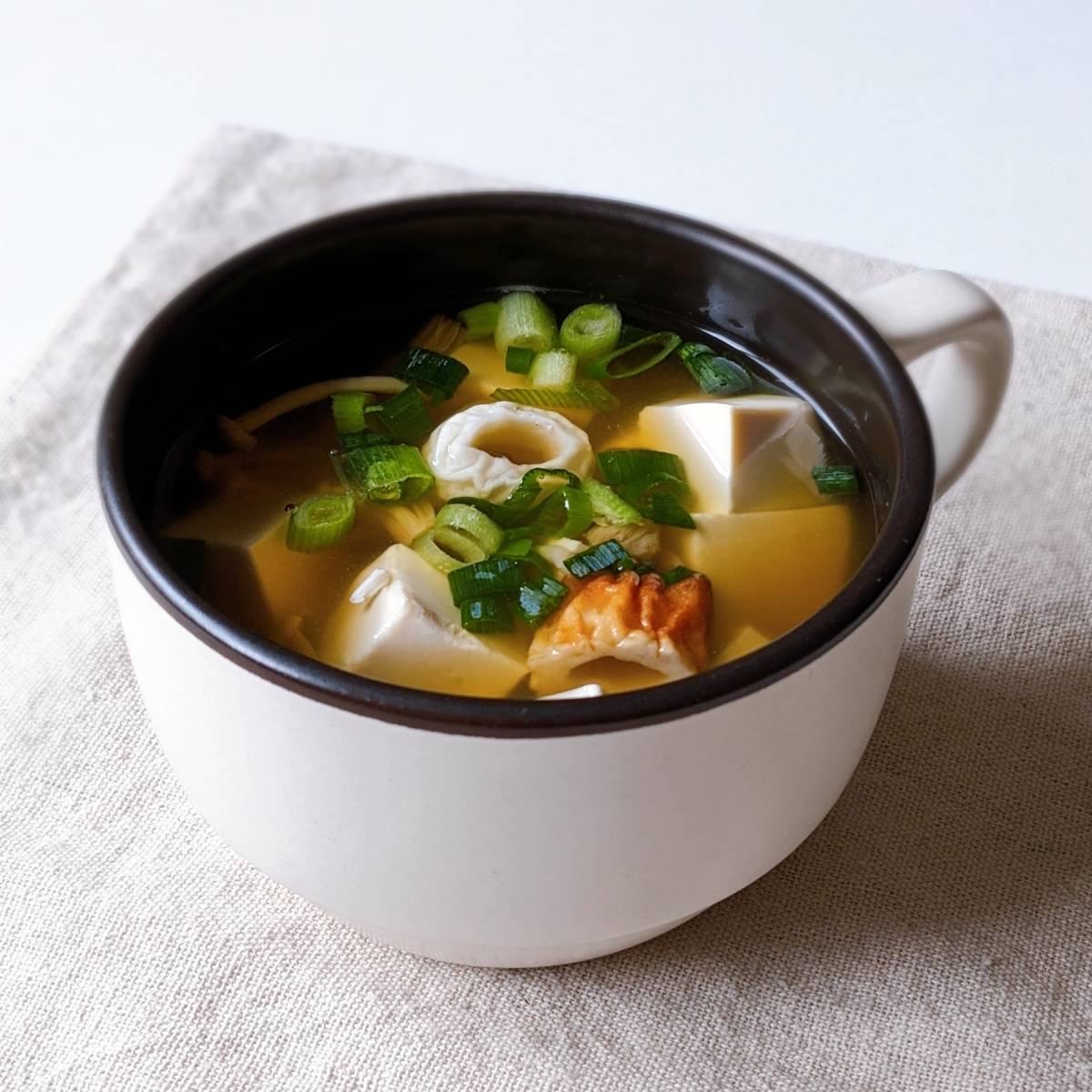ニッスイ公式の「ちくわと豆腐の和風スープ」のレシピ