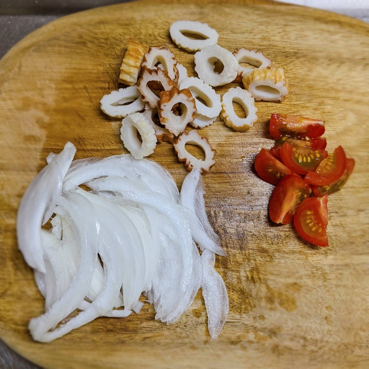 ニッスイ公式の「活ちくわと新たまねぎスライスのサラダ」のレシピ