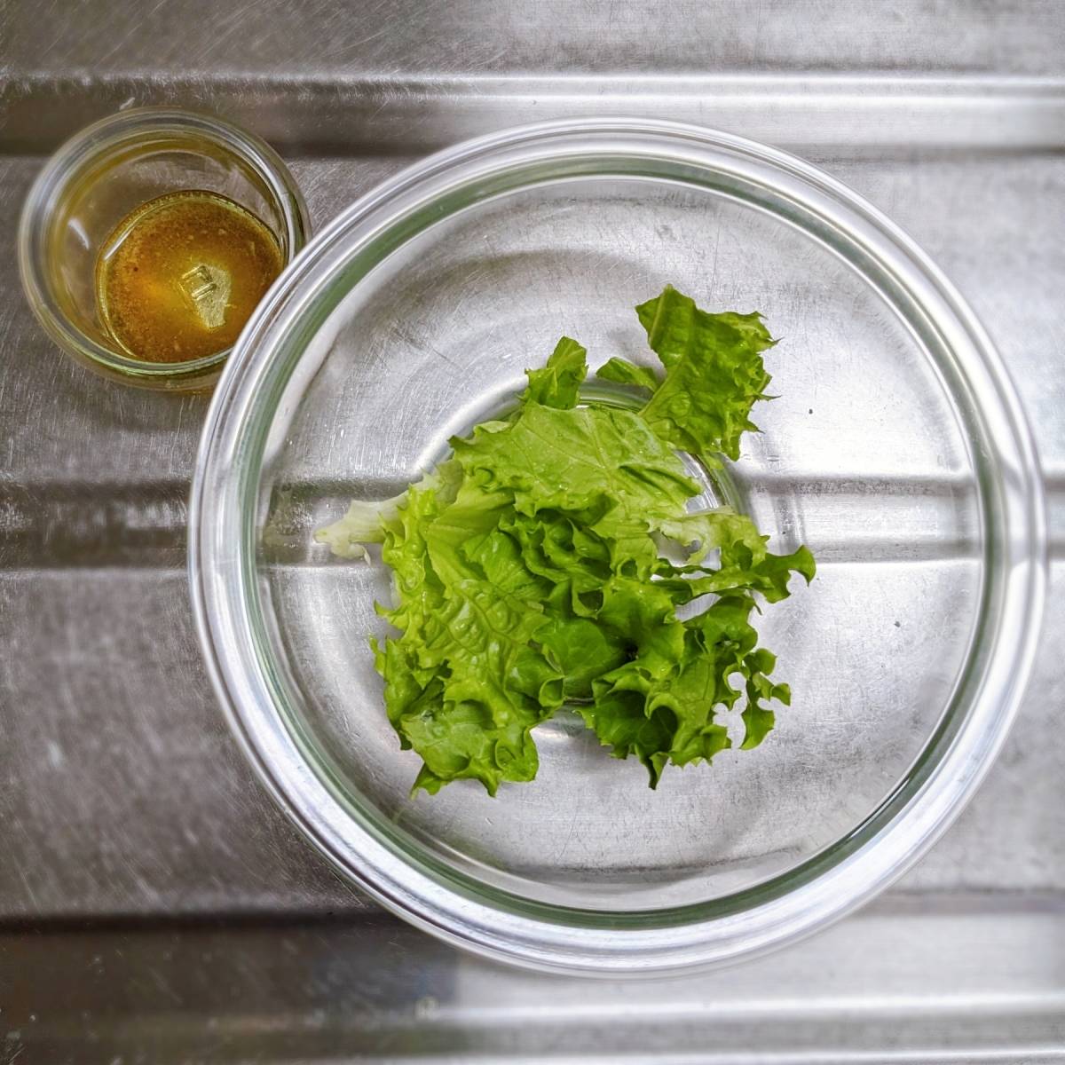 ニッスイ公式の「活ちくわと新たまねぎスライスのサラダ」のレシピ