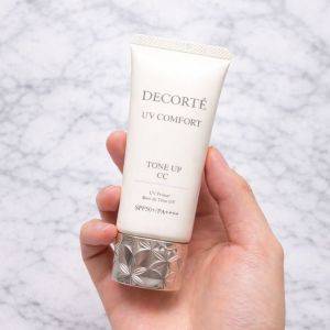 透明感、爆上がり……♡きれいな仕上がりが長持ちする「美肌見え下地」