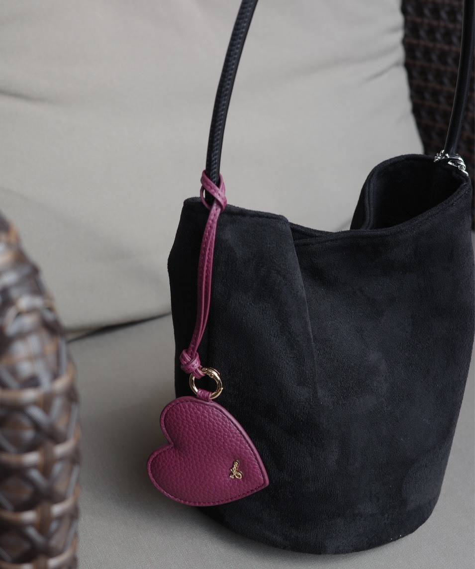 スエードのバケツバッグ