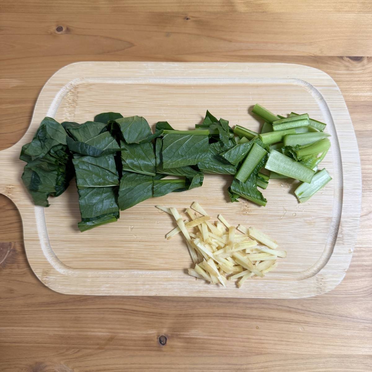 JAグループ公式の「お弁当に！皮付きしょうがと小松菜のピリッと炒め♪」のレシピ