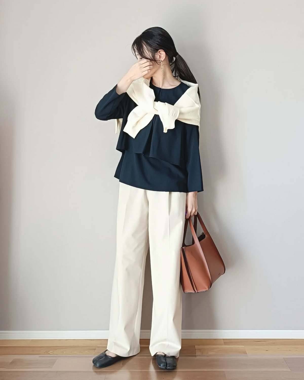 ネイビー×白で清潔感を演出♡