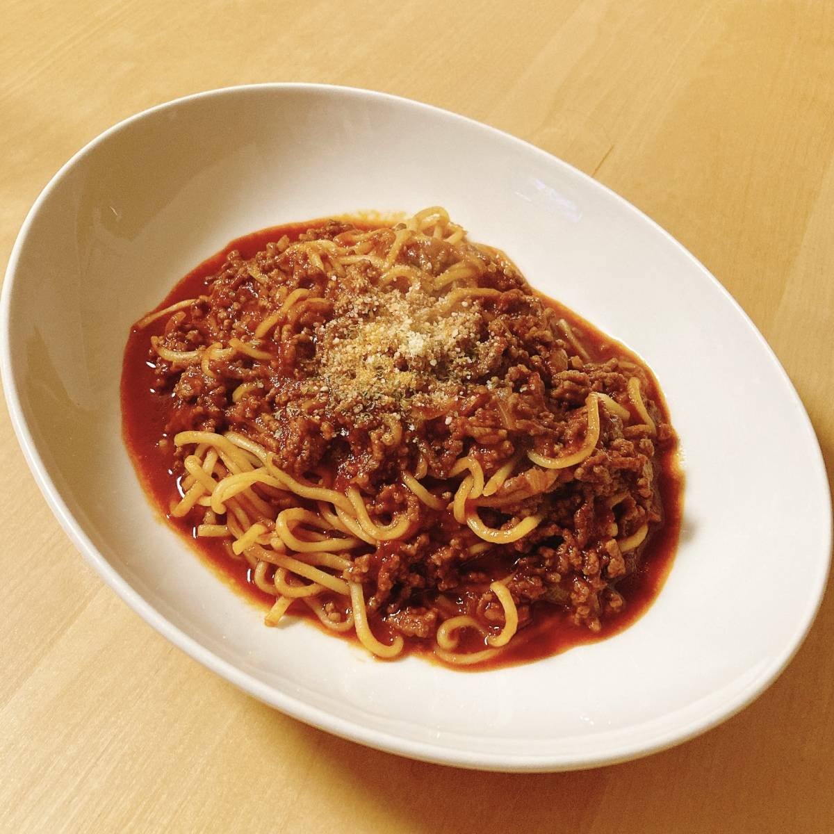 マルちゃん公式の「みんな大好き!フライパン1つ【焼そばボロネーゼ】」のレシピ