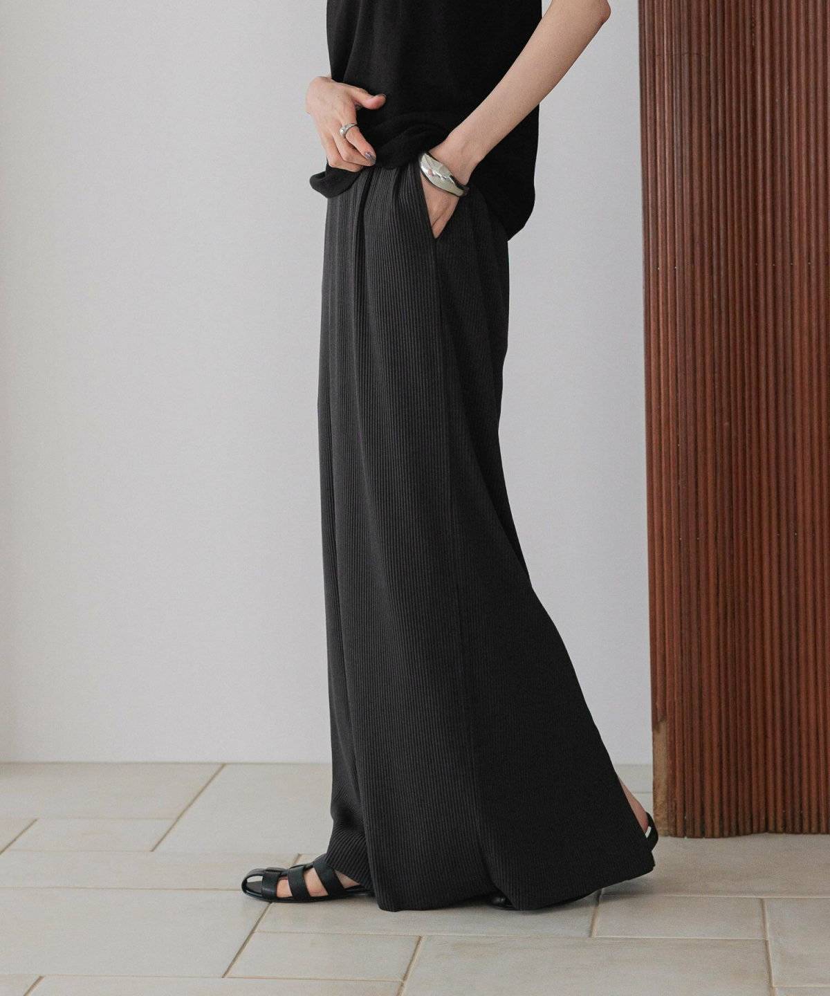 夏コーデの女性