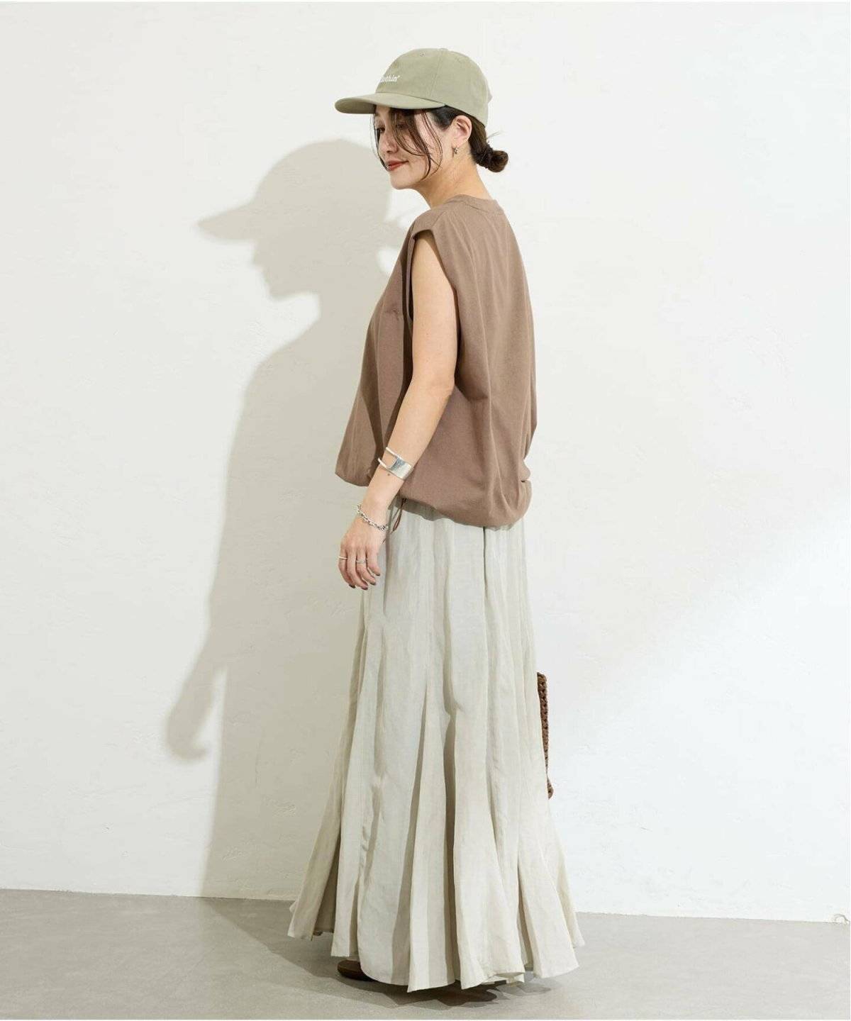 夏コーデの女性