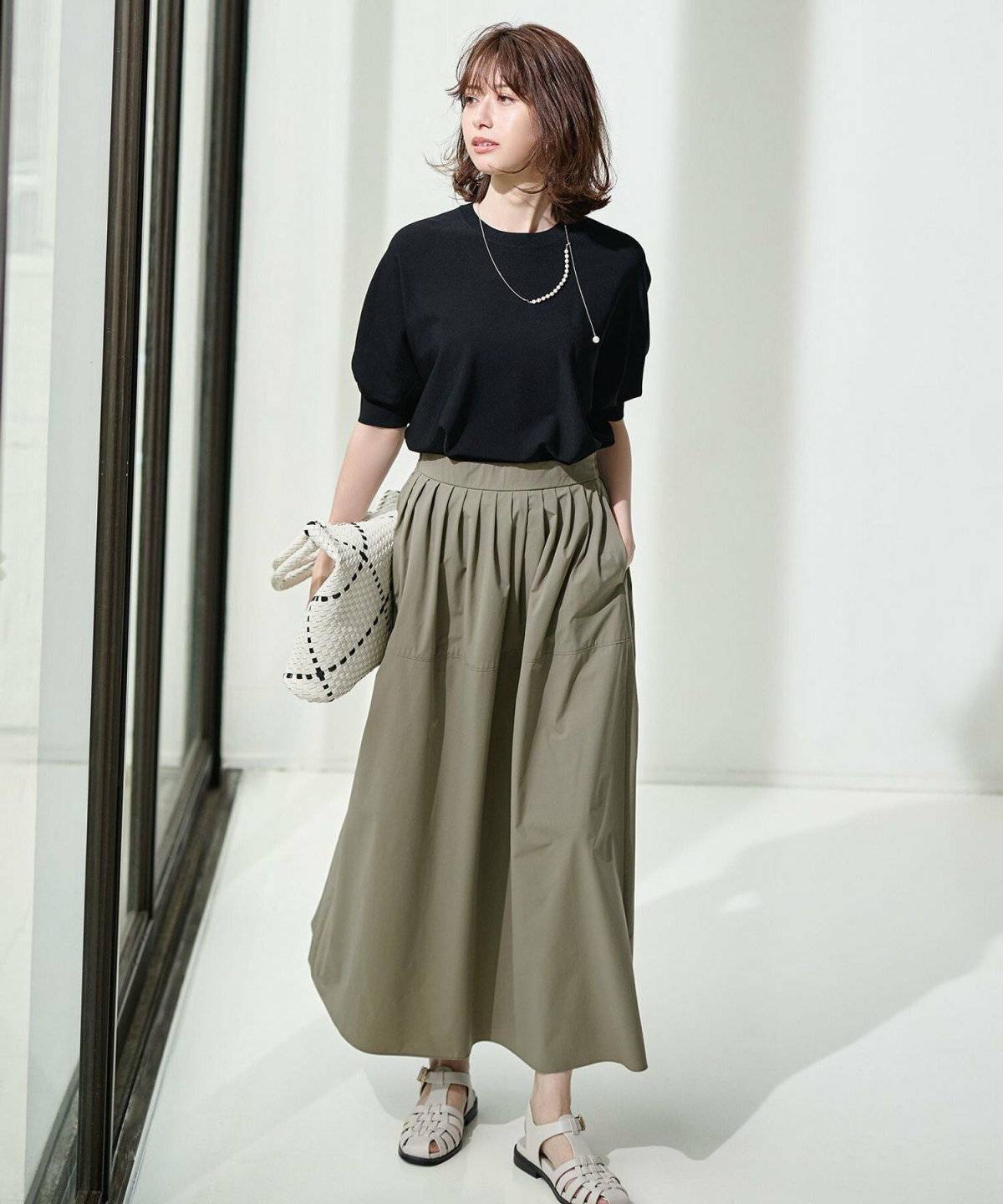 夏コーデの女性