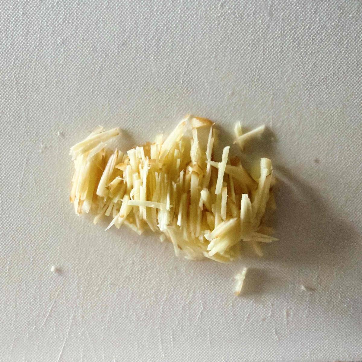 JAグループ公式の「お弁当に！皮付きしょうがと小松菜のピリッと炒め♪」のレシピ