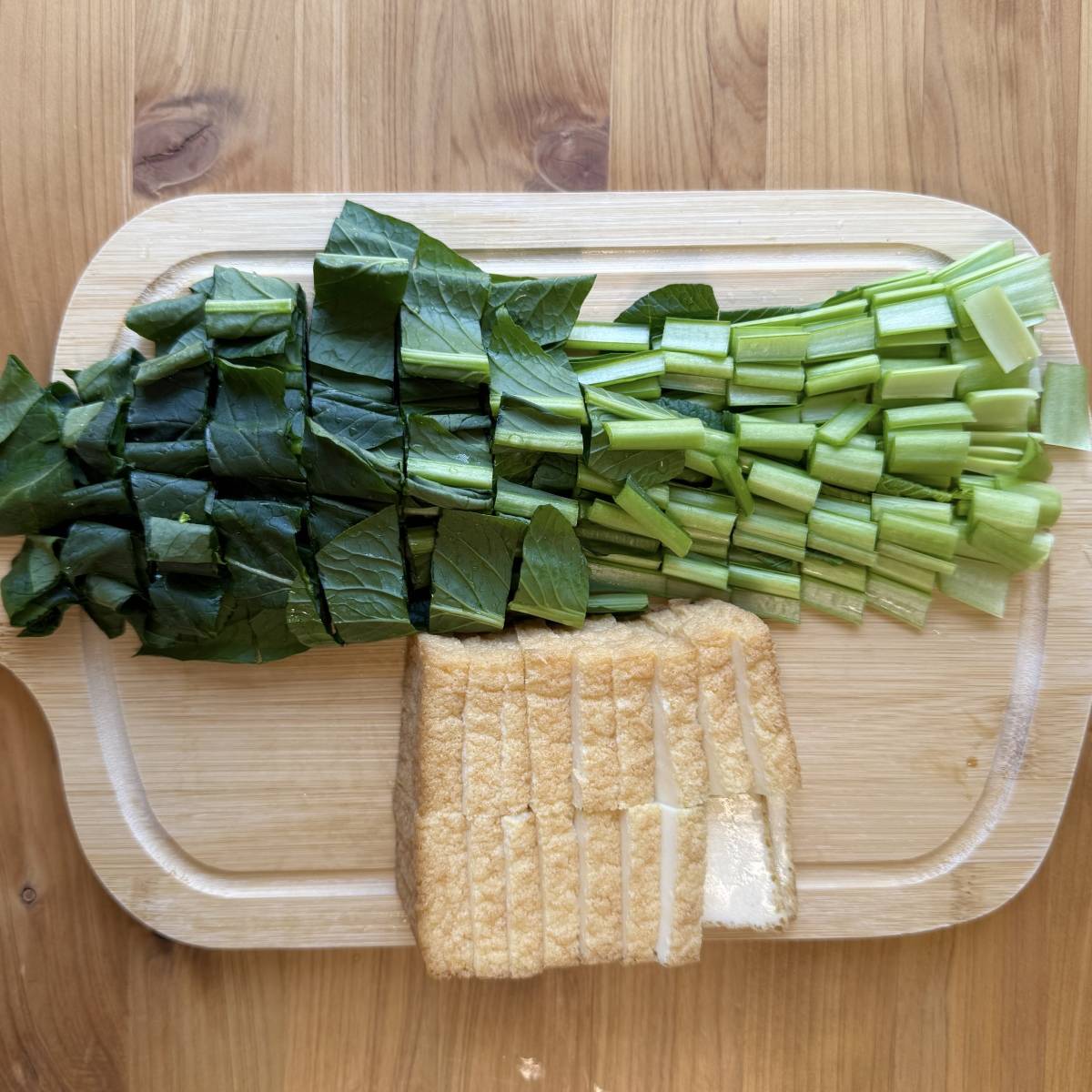 JAグループ公式の「小松菜と揚げのオイスター炒め」のレシピ